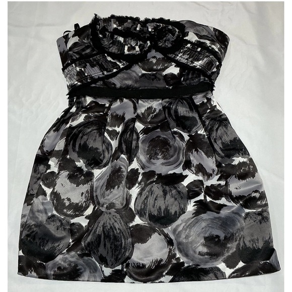 BCBGMaxAzria Dresses & Skirts - BCBG Maxazaria Designer Dress Womens 4 Black Strapless Rosette Pattern Strapless